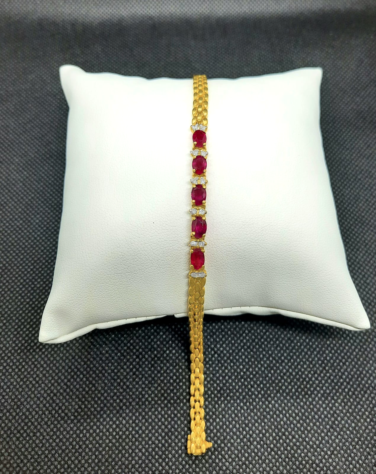 Gold Ladie Hand Band